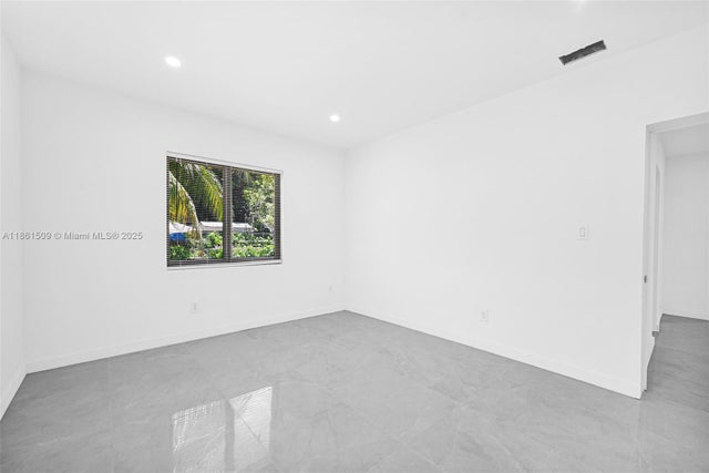 3 of 45 - 8280 Nw 5th Ave, Miami, FL
