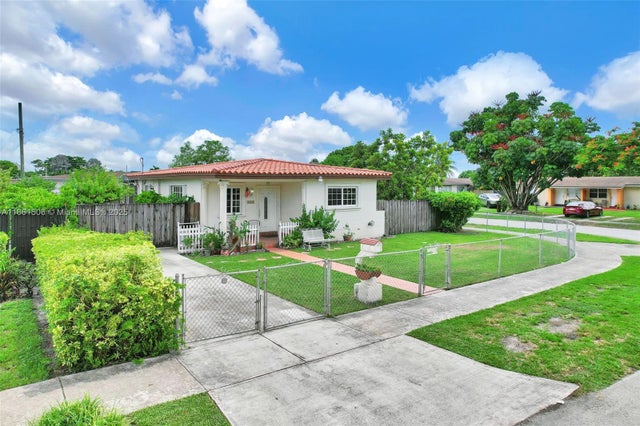2 of 39 - 3635 Sw 95th Ave, Miami, FL