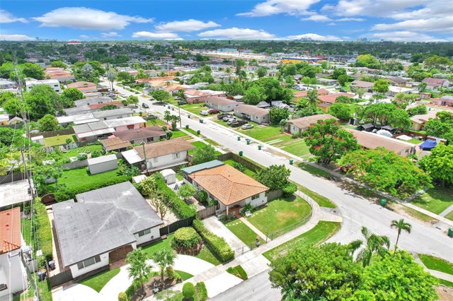 5 of 39 - 3635 Sw 95th Ave, Miami, FL
