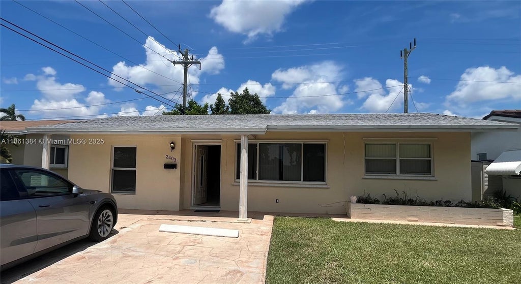 2403 Nw 53rd St, Tamarac