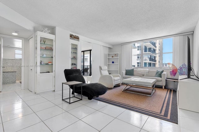 3 of 37 - 2201 S Ocean Dr 1705, Hollywood, FL