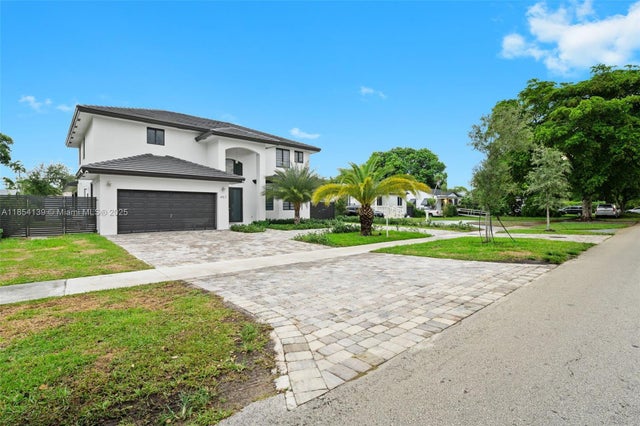 2 of 35 - 457 Lafayette Dr, Miami Springs, FL