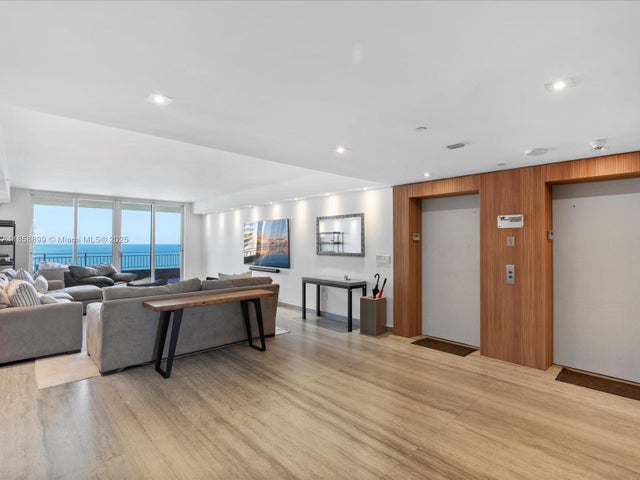 1 of 21 - 799 Crandon Blvd 1208, Key Biscayne, FL