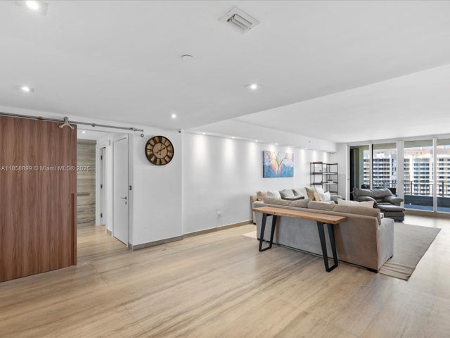 2 of 21 - 799 Crandon Blvd 1208, Key Biscayne, FL