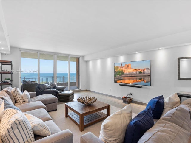 5 of 21 - 799 Crandon Blvd 1208, Key Biscayne, FL