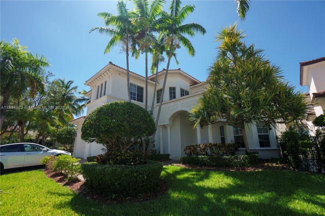 3 of 34 - 822 Meridian Ln, Hollywood, FL