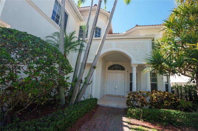 4 of 34 - 822 Meridian Ln, Hollywood, FL