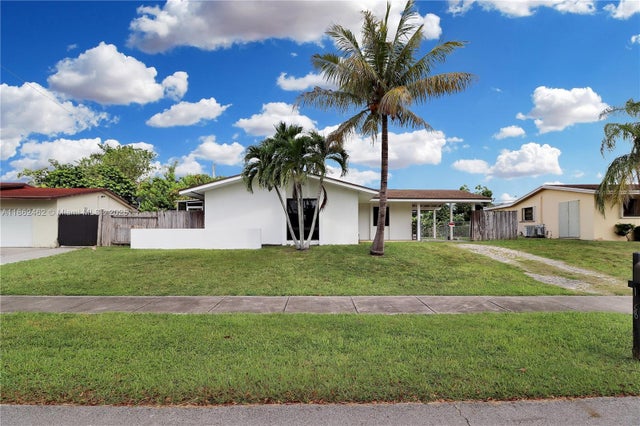 1 of 25 - 15840 Sw 105th Ct, Miami, FL