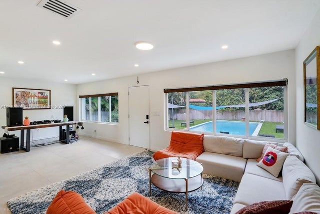 5 of 18 - 149 Nw 89th St, El Portal, FL