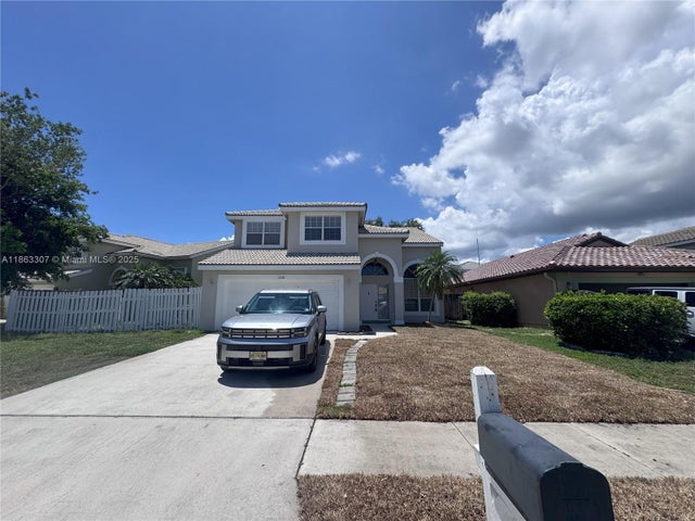 1 of 11 - 7228 Davit Cir, Lake Worth, FL