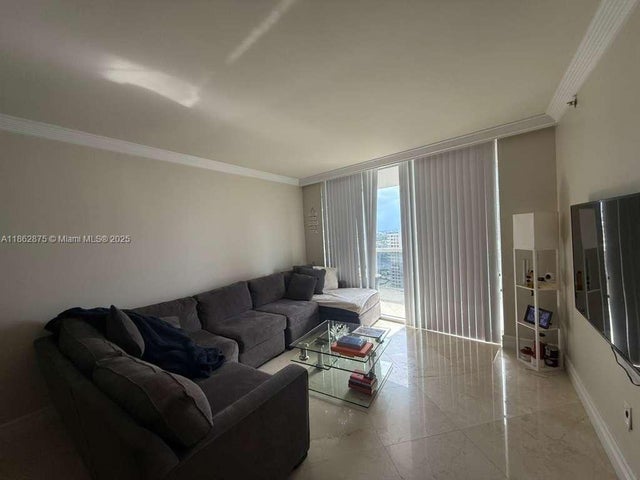 4 of 19 - 1800 S Ocean Dr 1909, Hallandale Beach, FL