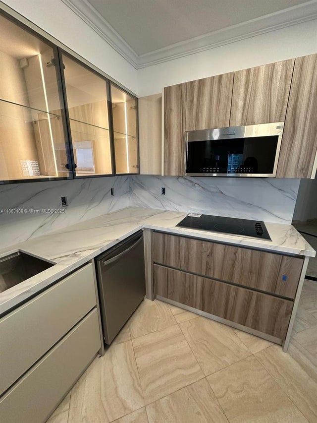 3 of 78 - 19500 Turnberry Way 12e, Aventura, FL