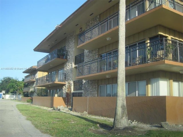 2 of 9 - 4850 Sw Sw 63rd Ter 114, Davie, FL
