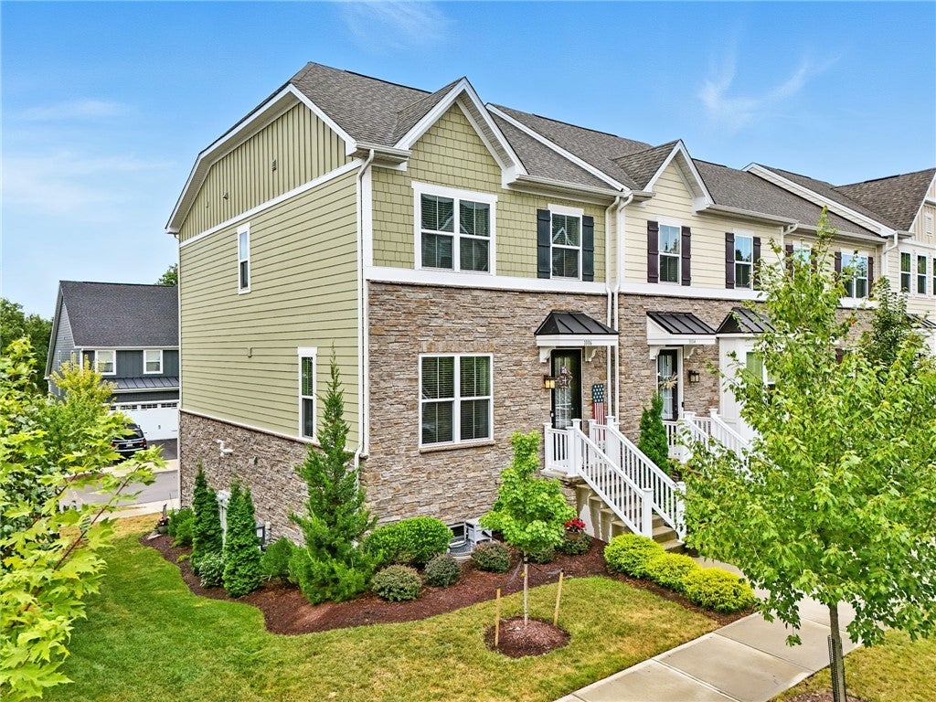 1006 Mohawk Lane, Marshall