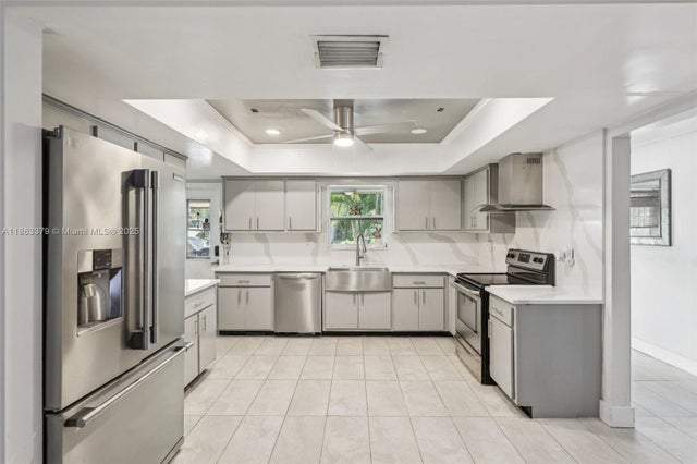 4 of 49 - 2441 Sw 43rd Ave, Fort Lauderdale, FL
