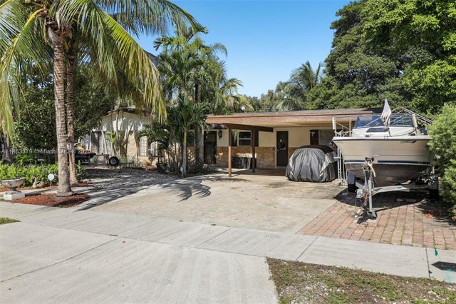 5 of 49 - 2441 Sw 43rd Ave, Fort Lauderdale, FL