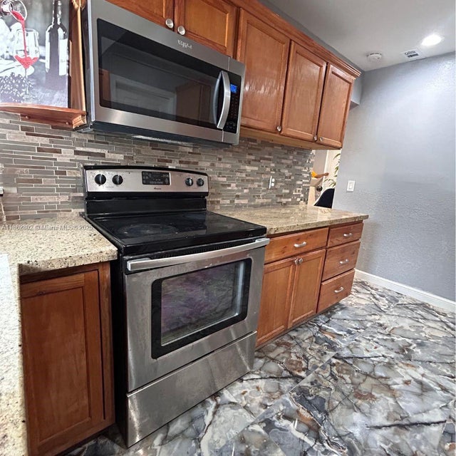 4 of 18 - 221 Ne 24th St, Pompano Beach, FL