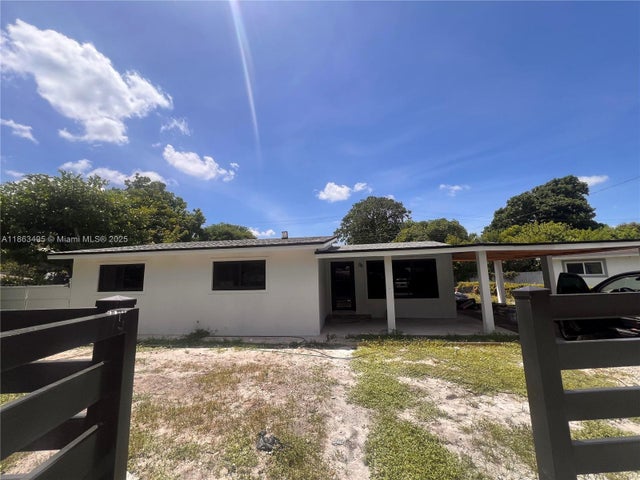 2 of 5 - 1212 Nw 15th St, Fort Lauderdale, FL