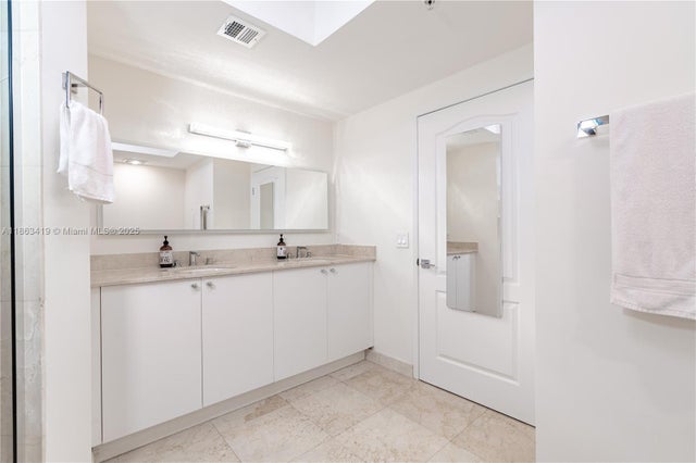 4 of 47 - 17555 Atlantic Blvd 508, Sunny Isles Beach, FL