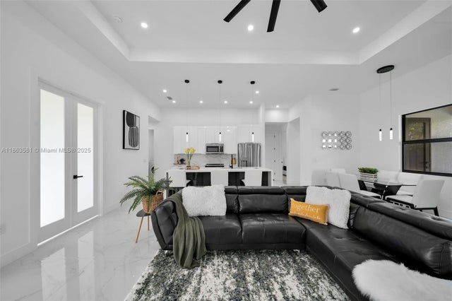 4 of 31 - 1921 Sw 4th St, Cape Coral, FL