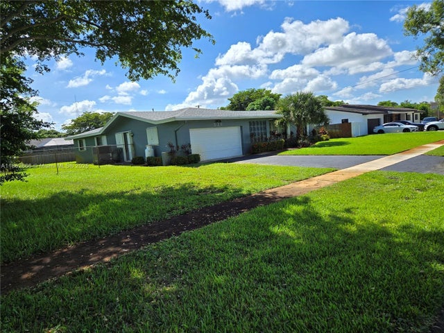 2 of 85 - 520 Nw 75th Ter, Plantation, FL