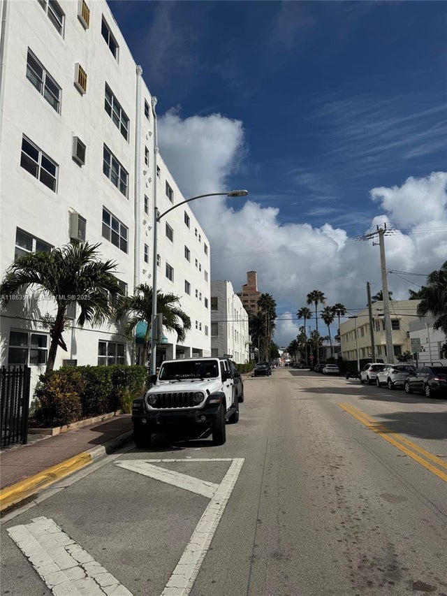 5 of 15 - 801 W Meridian Ave 3b, Miami Beach, FL