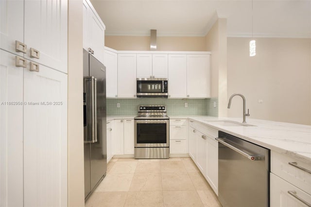 5 of 35 - 3425 Norfolk St, Pompano Beach, FL