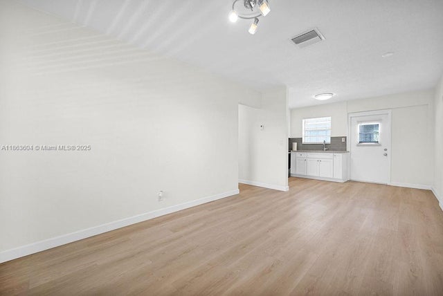 2 of 15 - 1301 N 12th Ct 3b, Hollywood, FL