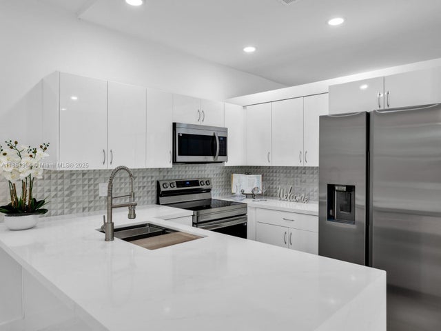 3 of 40 - 2130 Nw 184th Way, Pembroke Pines, FL
