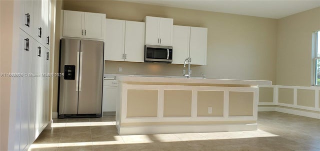 2 of 32 - 14982 Wildwood Cir, Westlake, FL