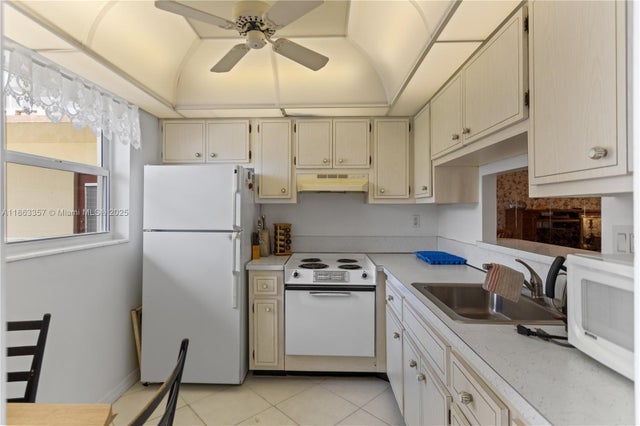 1 of 37 - 4299 Nw 16th St 210, Lauderhill, FL
