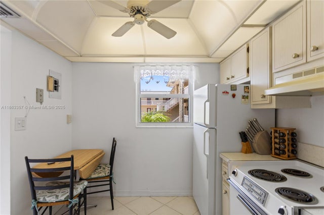 3 of 37 - 4299 Nw 16th St 210, Lauderhill, FL