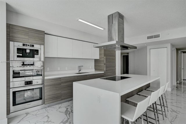 4 of 31 - 330 Sunny Isles Blvd 5-2207, Sunny Isles Beach, FL