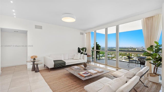 5 of 38 - 101 20th St 3903, Miami Beach, FL