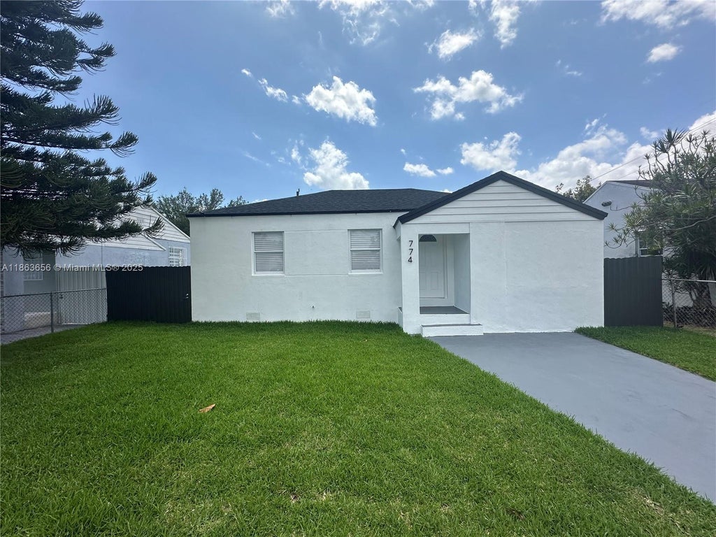 774 Nw 74th St, Miami