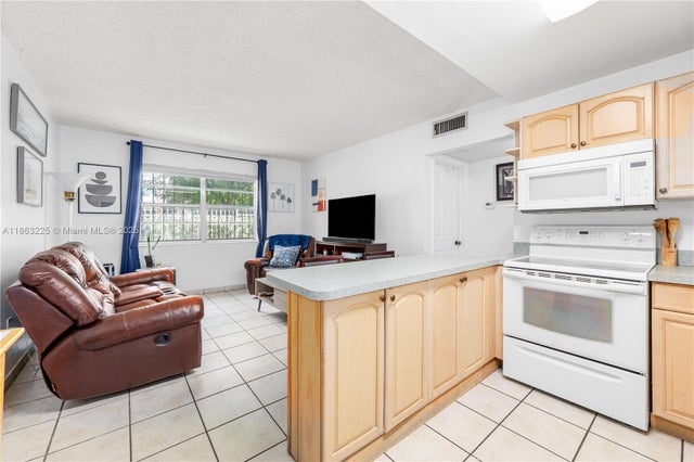 4 of 16 - 747 Nw 13th Ave 3, Miami, FL