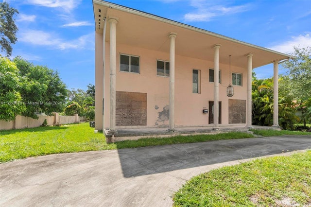 2 of 49 - 9655 Biscayne Blvd, Miami Shores, FL