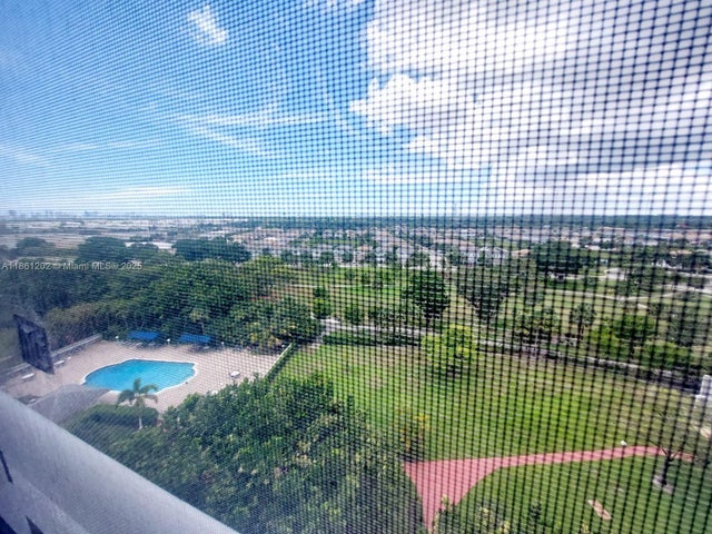 4 of 45 - 4400 Hillcrest Dr 1005a, Hollywood, FL