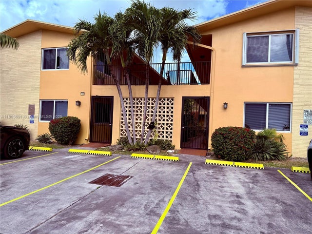 1 of 13 - 1733 Mayo St 6, Hollywood, FL