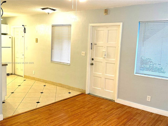 4 of 13 - 1733 Mayo St 6, Hollywood, FL