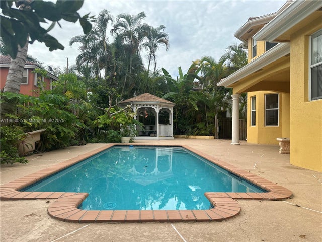 5 of 45 - 6049 Sw 165th Ave, Miami, FL