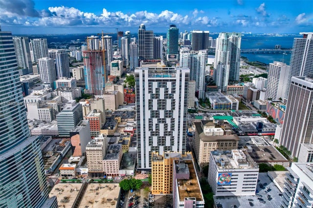 1 of 27 - 151 Se 1st St 1601, Miami, FL