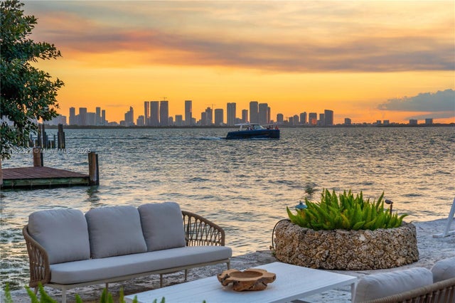2 of 52 - 4640 N Bay Rd, Miami Beach, FL