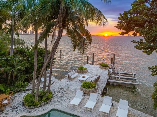 3 of 52 - 4640 N Bay Rd, Miami Beach, FL