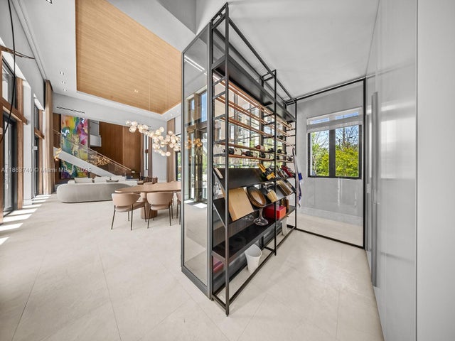 3 of 18 - 5700 Sw 91st St, Pinecrest, FL