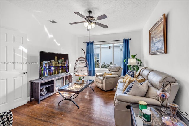 1 of 24 - 825 Jefferson Ave 4, Miami Beach, FL