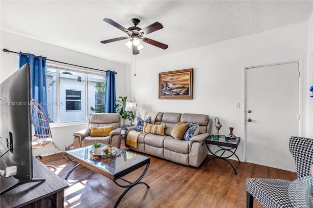 2 of 24 - 825 Jefferson Ave 4, Miami Beach, FL