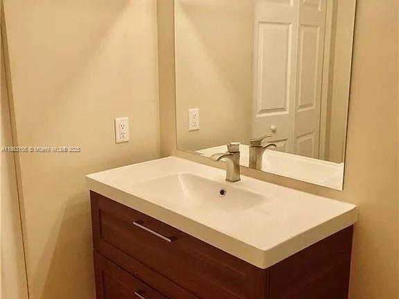 1 of 5 - 2185 86th Dr, Vero Beach, FL