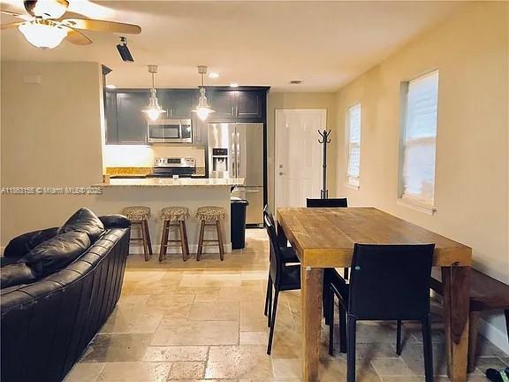 4 of 5 - 2185 86th Dr, Vero Beach, FL