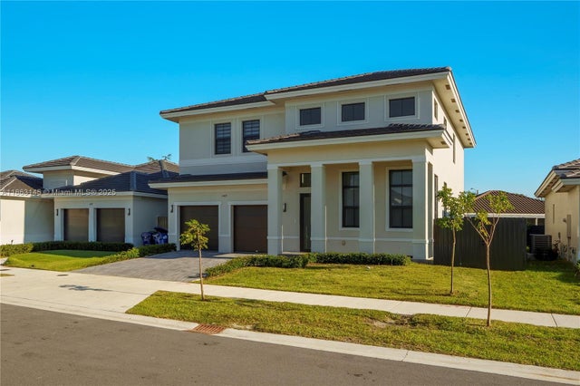 4 of 24 - 14425 Sw 13th Ter, Miami, FL